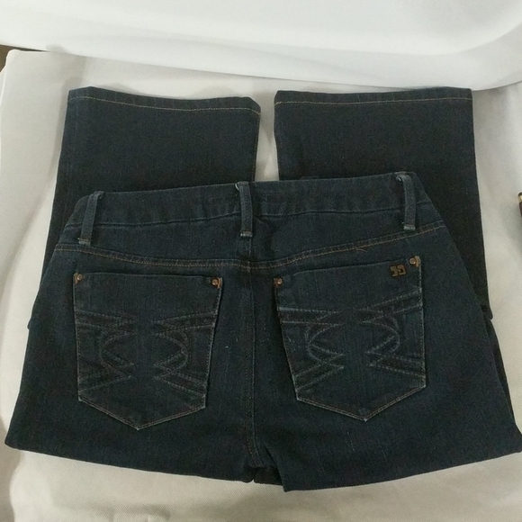 Joe's Jeans Honey Fit Mulholland Dark Wash Bootcut - size 25 - 30" Inseam - Picture 5 of 6